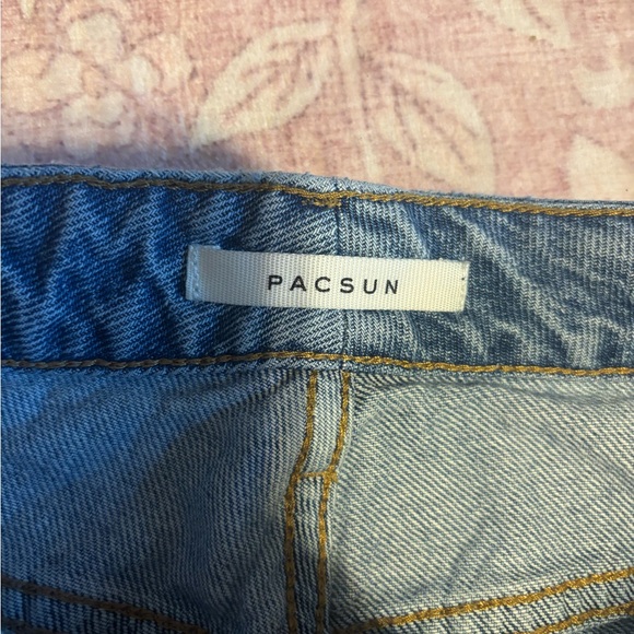 PacSun Light Blue Denim Mom Jeans - Picture 2 of 4